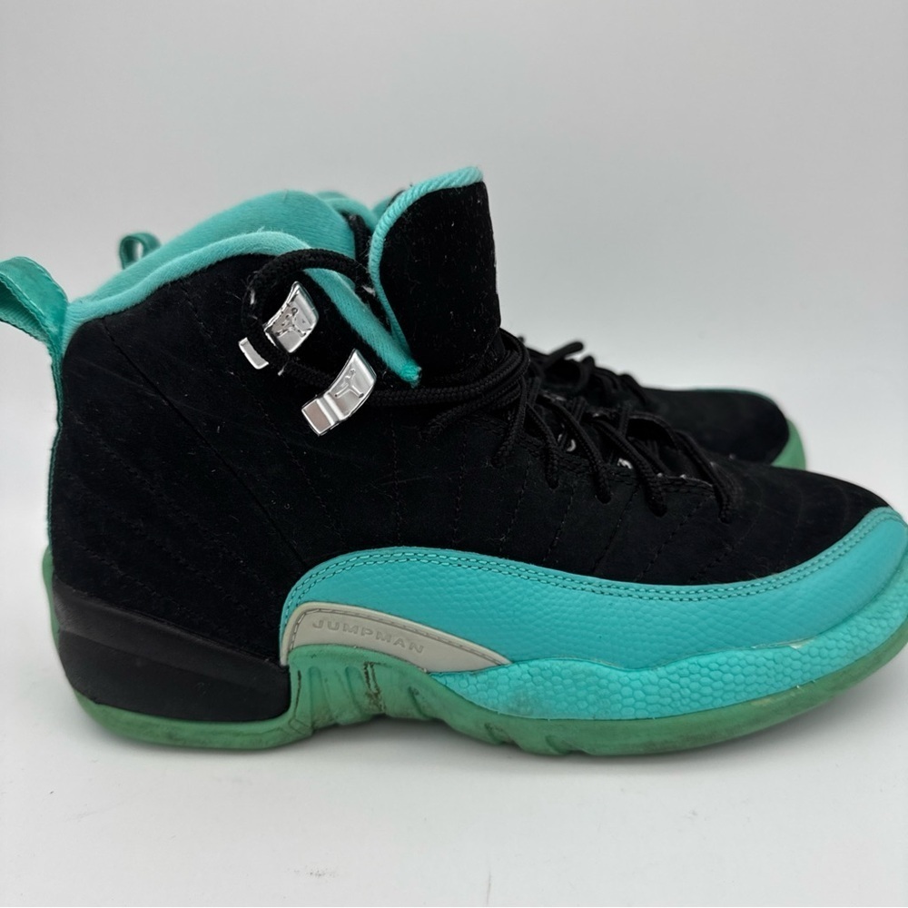 NIKE AIR JORDAN 12 RETRO GG BLACK/TEAL -HYPER JADE SIZE 5.5Y - Picture 3 of 9